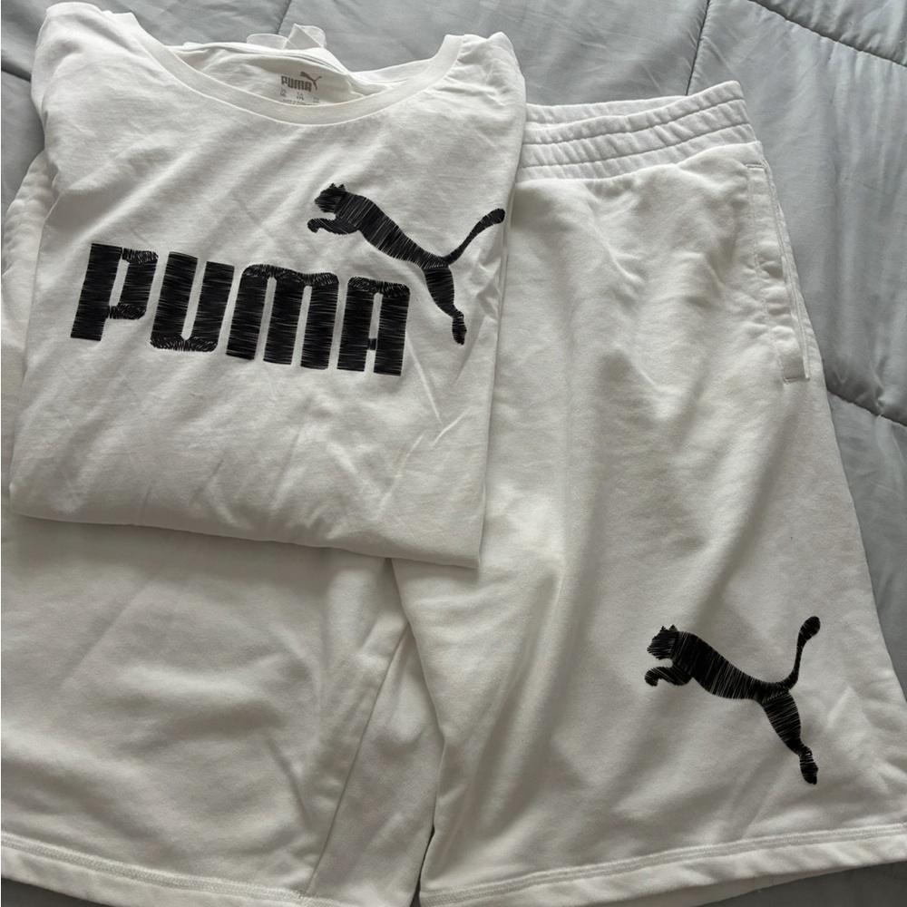 white/black Puma short set Top size 4xl Bottom size 2xl
